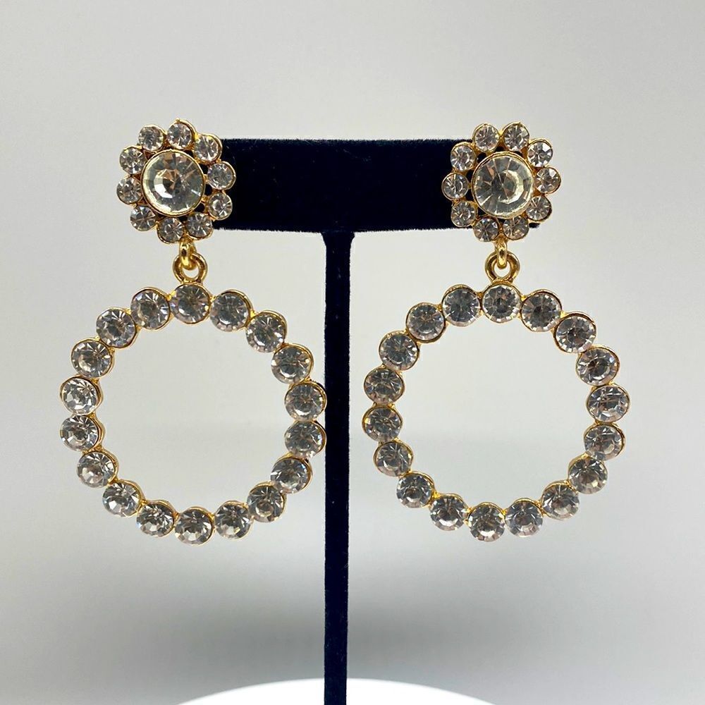 ✨ 🆕 ✨STUNNING STATEMENT HOOPS✨🏷✨ - Picture 4 of 9